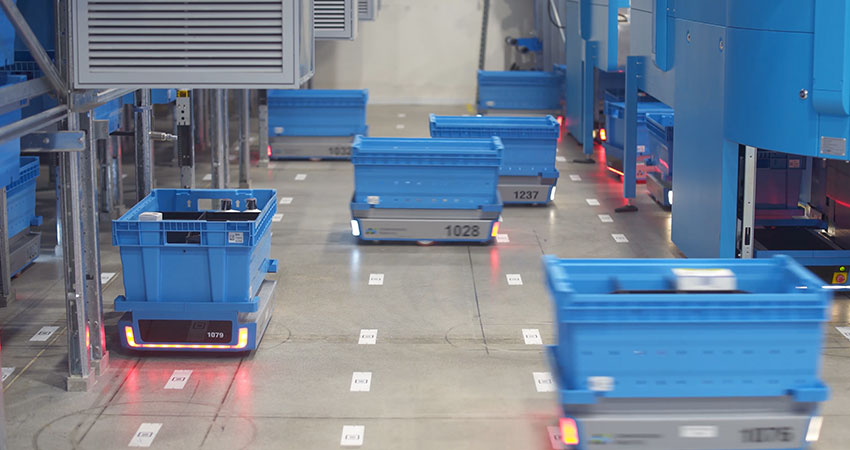 Fabric robots helping at a fulfilment center