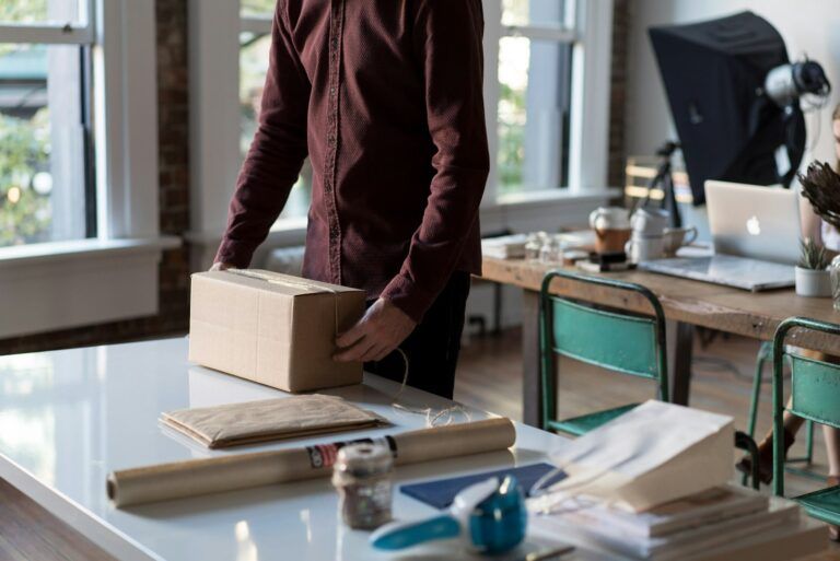 Boutique 3PL vs enterprise 3PL: which suits small brands?
