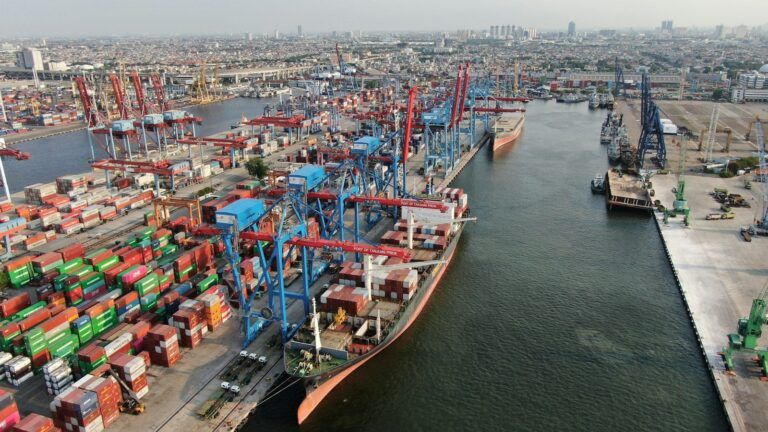 4PL logistics explained: 3PL vs 4PL, examples and companies