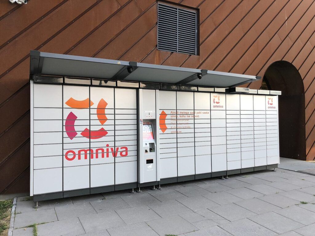 Omniva parcel lockers outside Arsenal Keskus in Tallinn