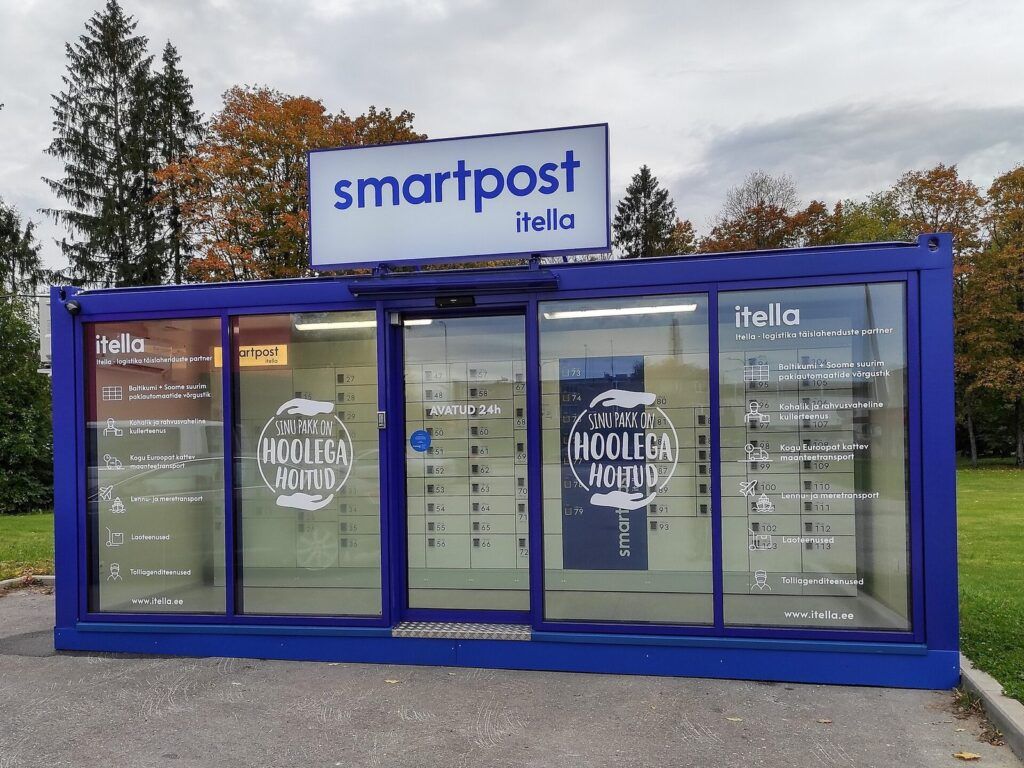 SmartPOST (Itella) parcel locker house in Estonia